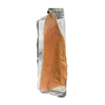 جنب سلمون كامل salmon